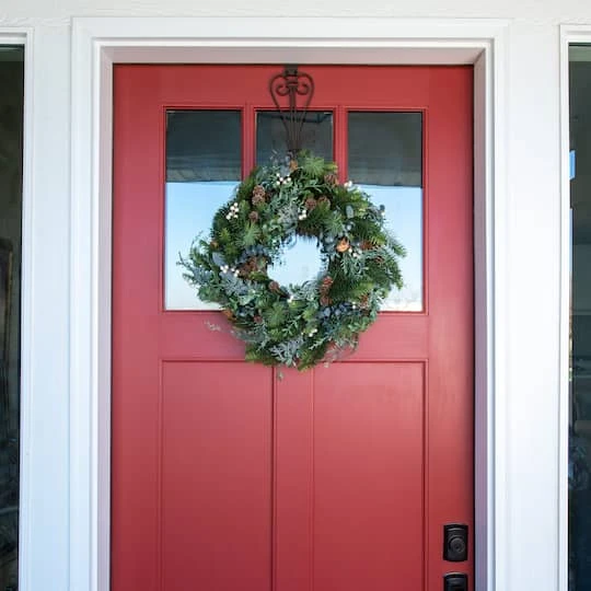 Village Lighting 24" Rustic White Berry Wreath 3 Village Lighting 24" Rustic White Berry Wreath - Image 3